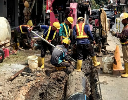 Pemasangan Pipa Jaringan Distribusi Utama JDU P-2-1 s/d JDU P-2-4 (Pipa HDPE Dia. 800 mm)